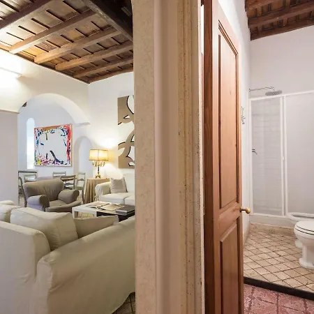 Condotti Exclusive Two Bedroom Lejlighed